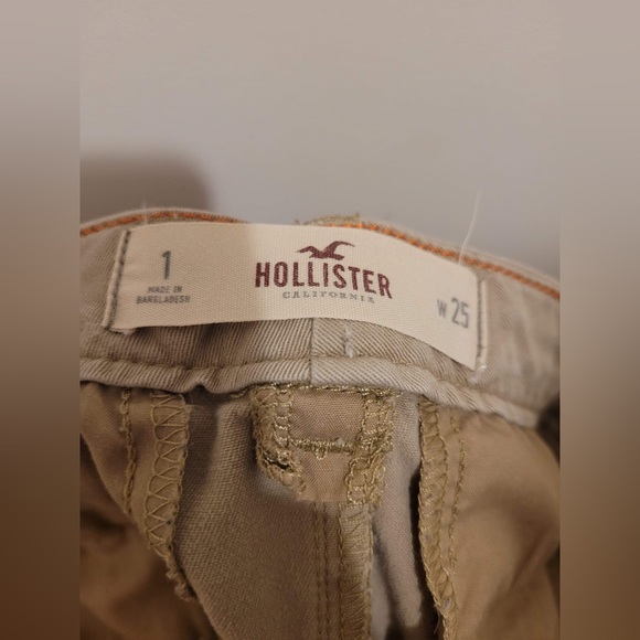 Hollister Khaki Shorts - Picture 3 of 4